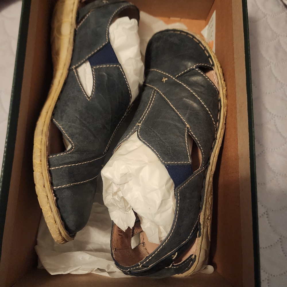 B1 Josef Seibel size 37 barely worn